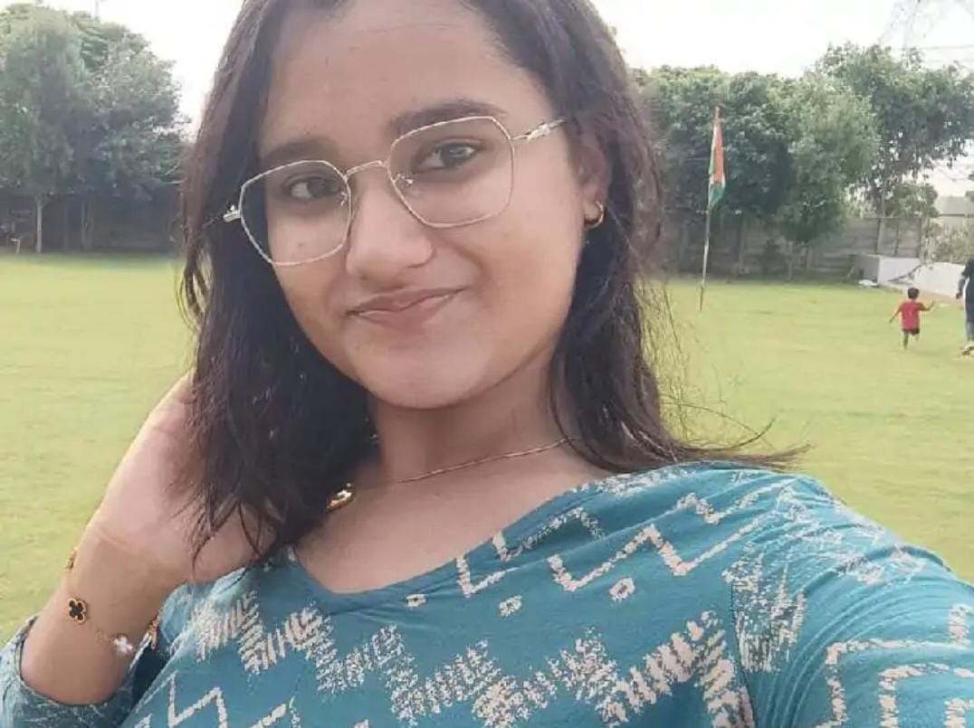 गाजियाबाद में 10वीं की छात्रा ने 15वीं मंजिल से कूदकर दी जान सुसाइड नोट में पढ़ाई के दबाव का किया जिक्र