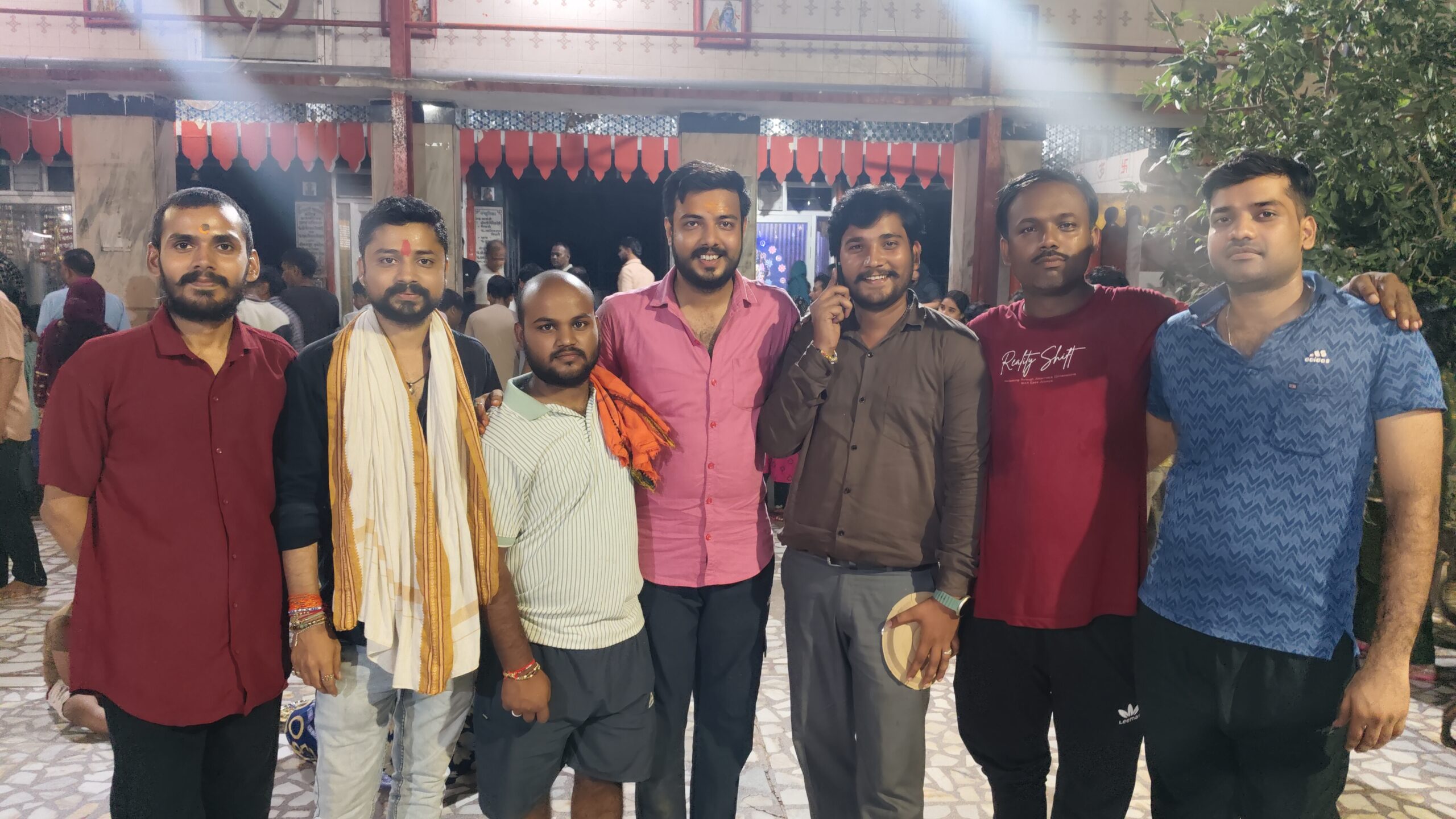 गणेश चतुर्थी पर नीलकंठ महादेव मंदिर में भोले बाबा का भव्य श्रृंगार विशाल भंडारे में उमड़ा श्रद्धालुओं का सैलाब